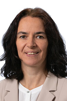Portraitfoto Landtagsabgeordnete Ing. Mag. Regina Aspalter (Foto: Land OÖ)