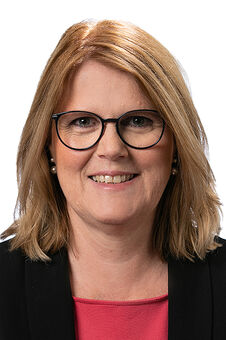 Portraitfoto Landtagsabgeordnete Gabriele Knauseder, MSc (Foto: Land OÖ)